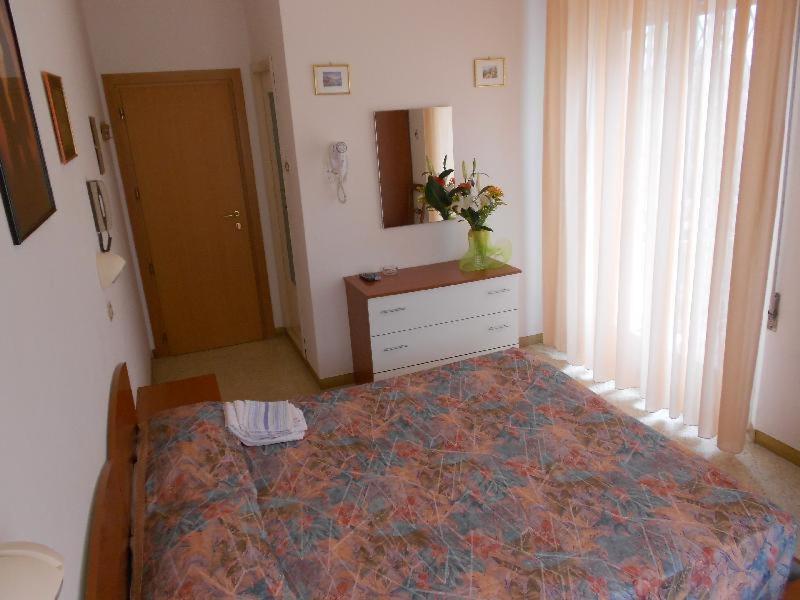Hotel Vevey 리미니 객실 사진